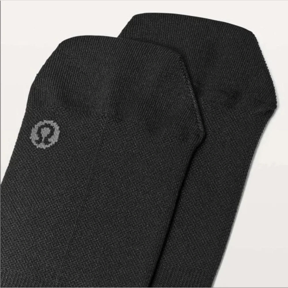 Lululemon Men’s Surge Sock *Silver Size Black M/L NWT
